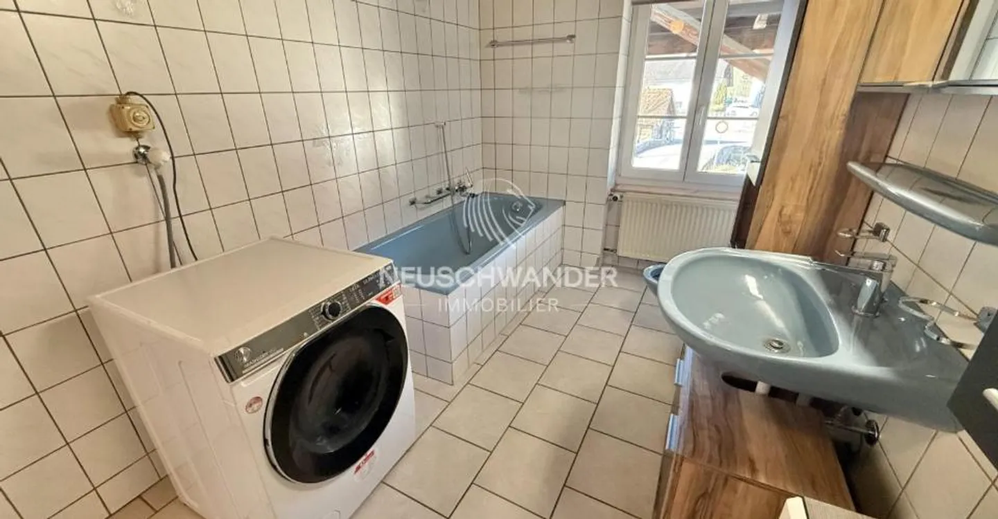 Charming Renovated Building - Photo 8 of 11