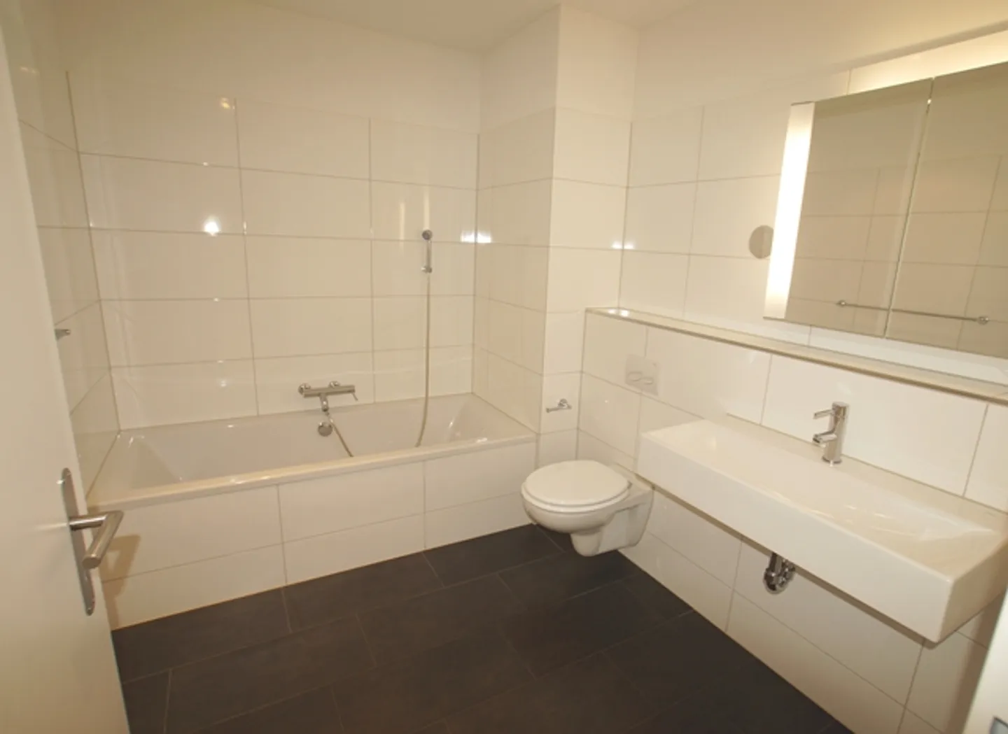 Living in a well-kept environment - Photo 4 of 8