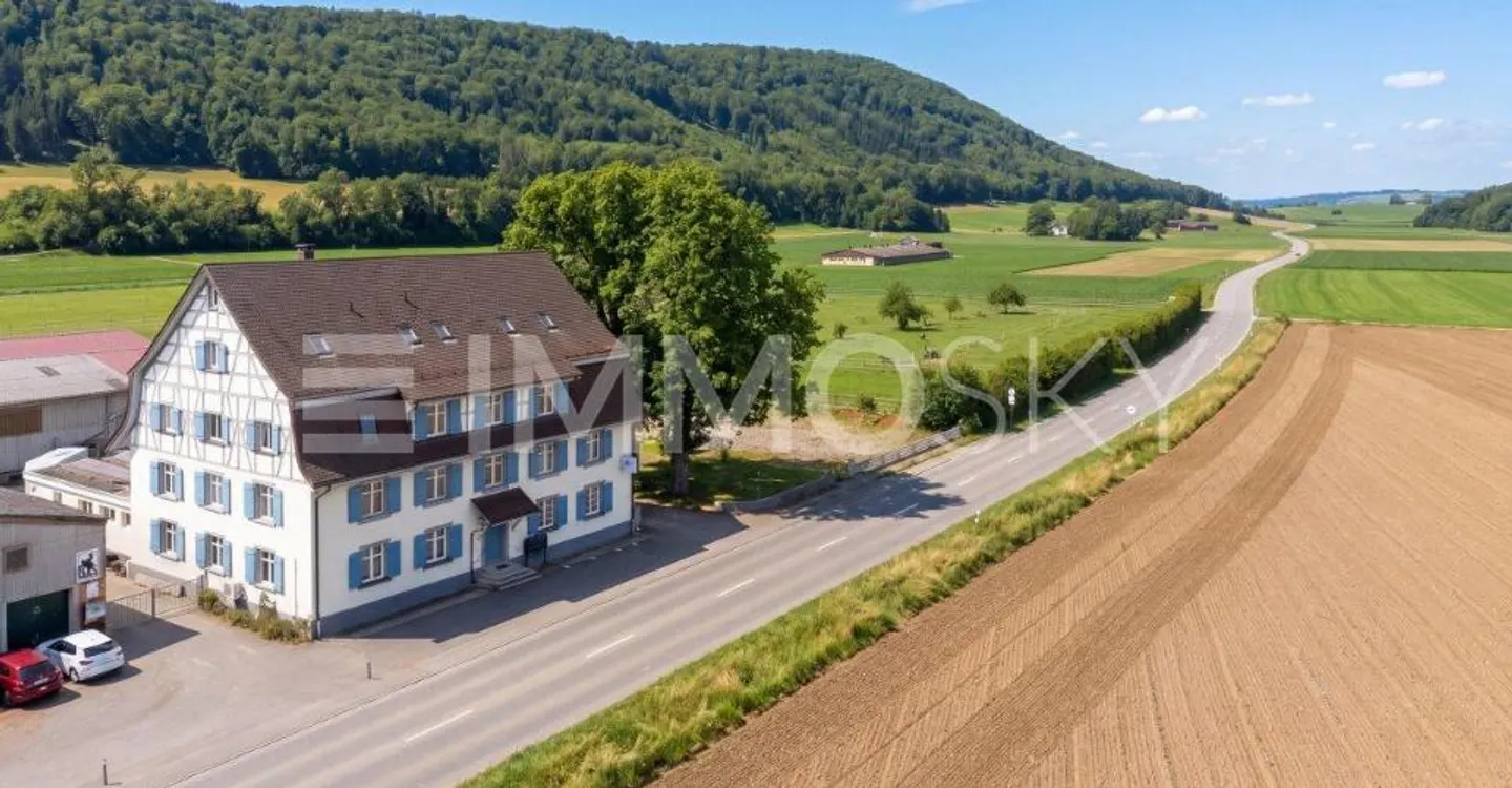 Edificio residenziale e commerciale storico ristrutturato con amore - Foto 1 di 5