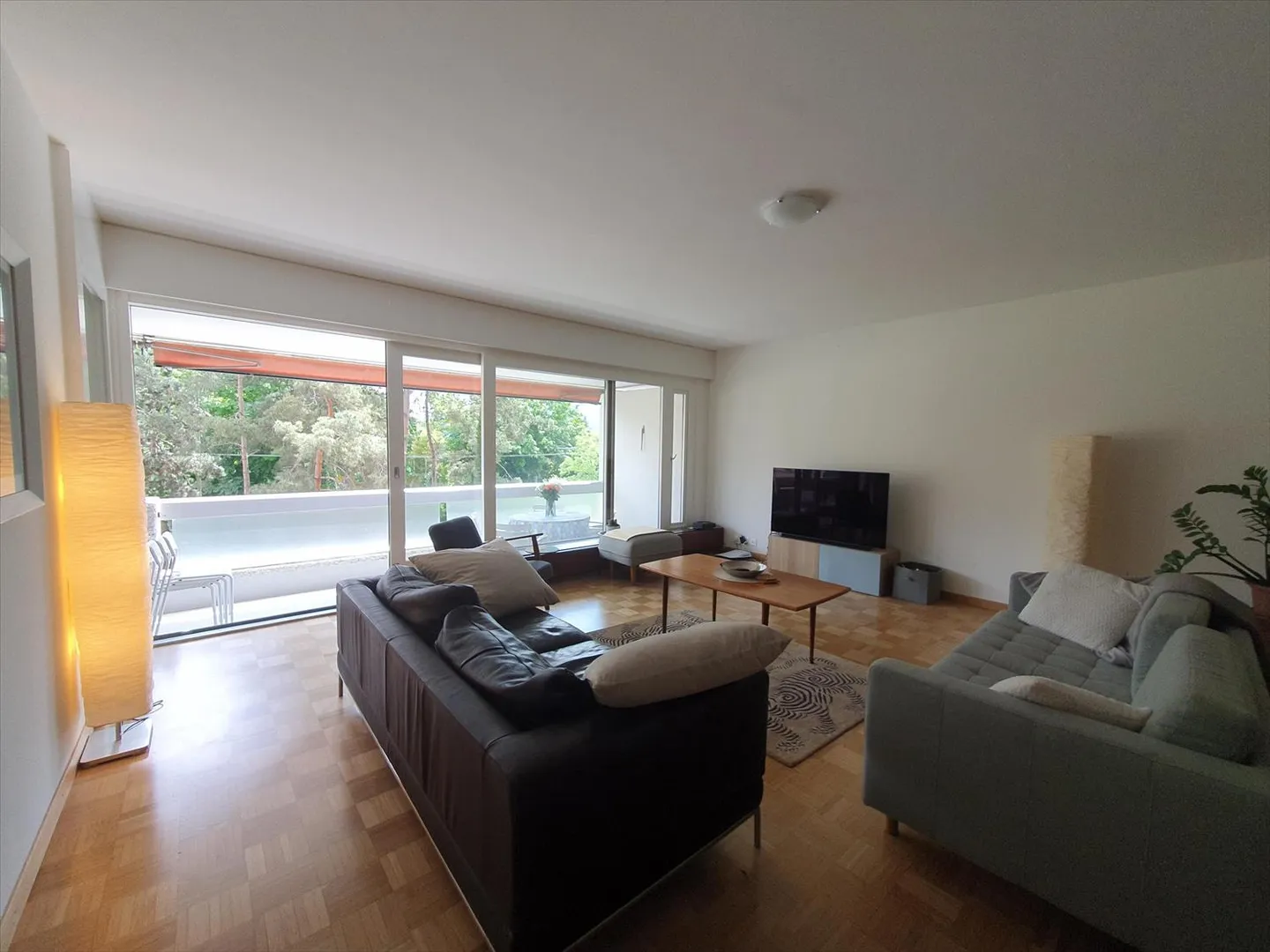 Magnificent 5-room apartment in residential area - Photo 2 of 13