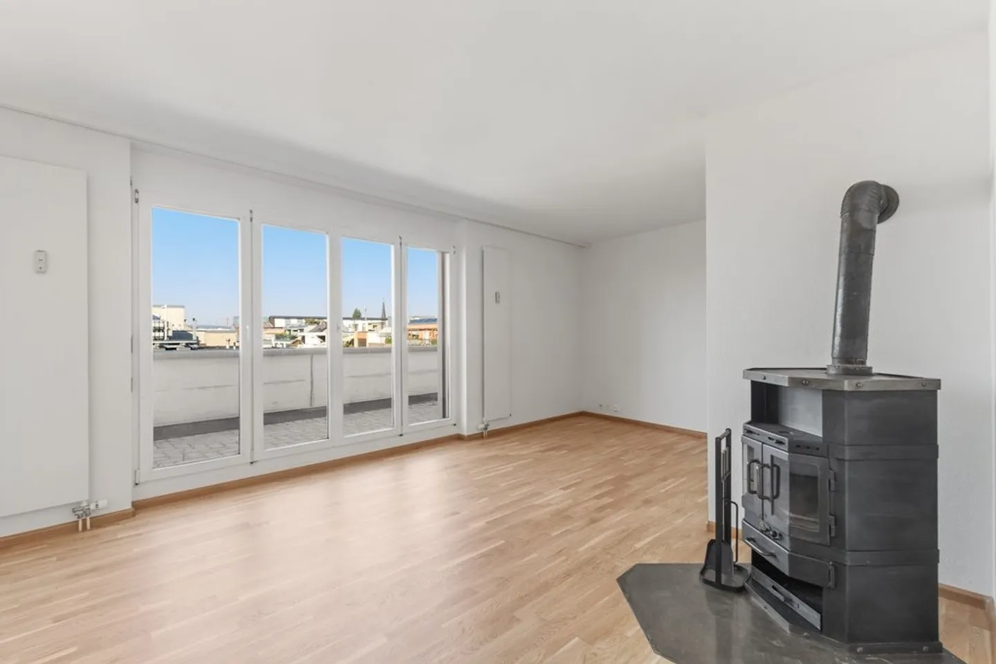Appartement spacieux avec balcon - Photo 1 sur 4