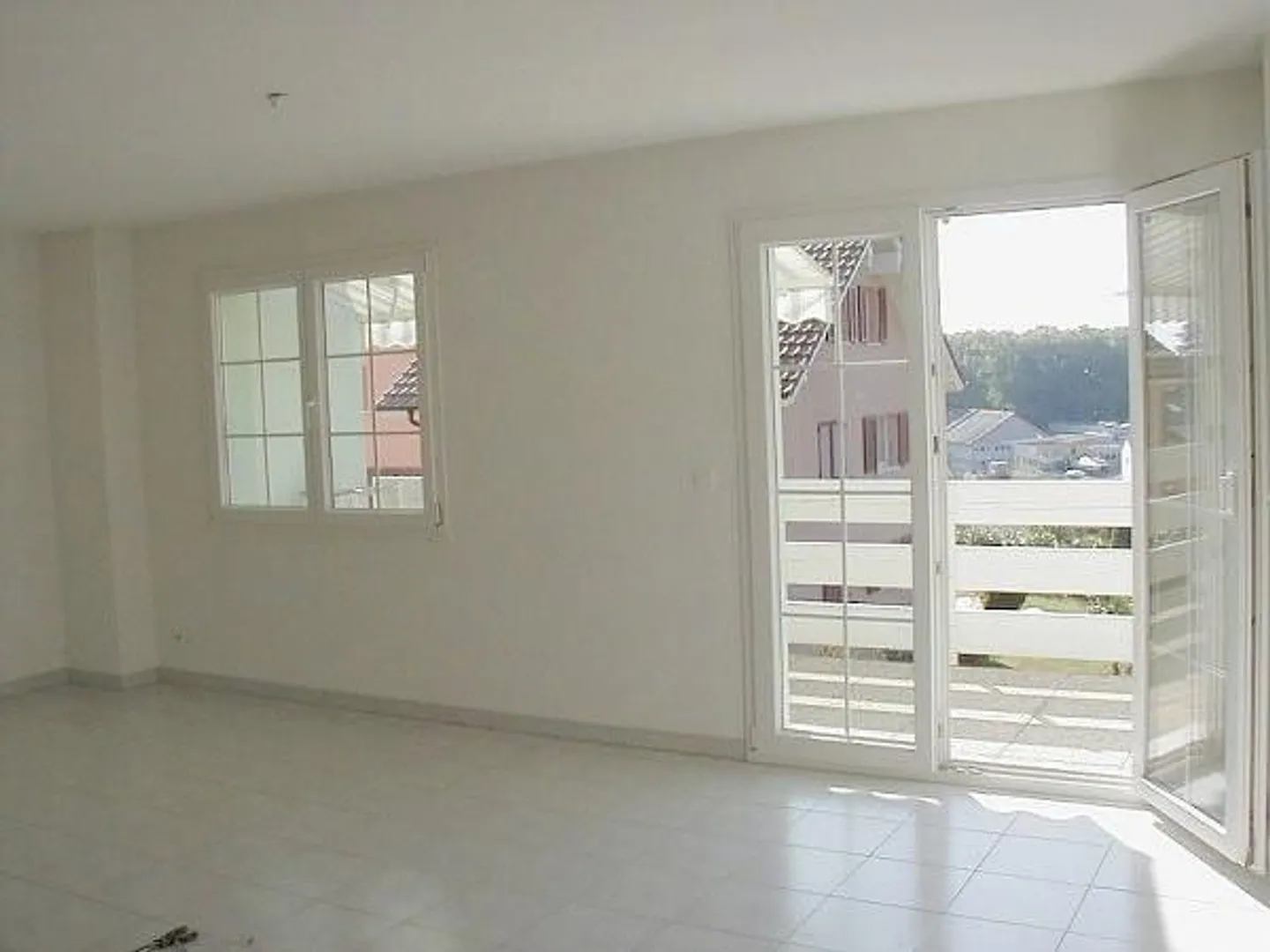 Bell'appartamento di 3,5 stanze - Mont-sur-Rolle - Vista lago - Foto 4 di 13