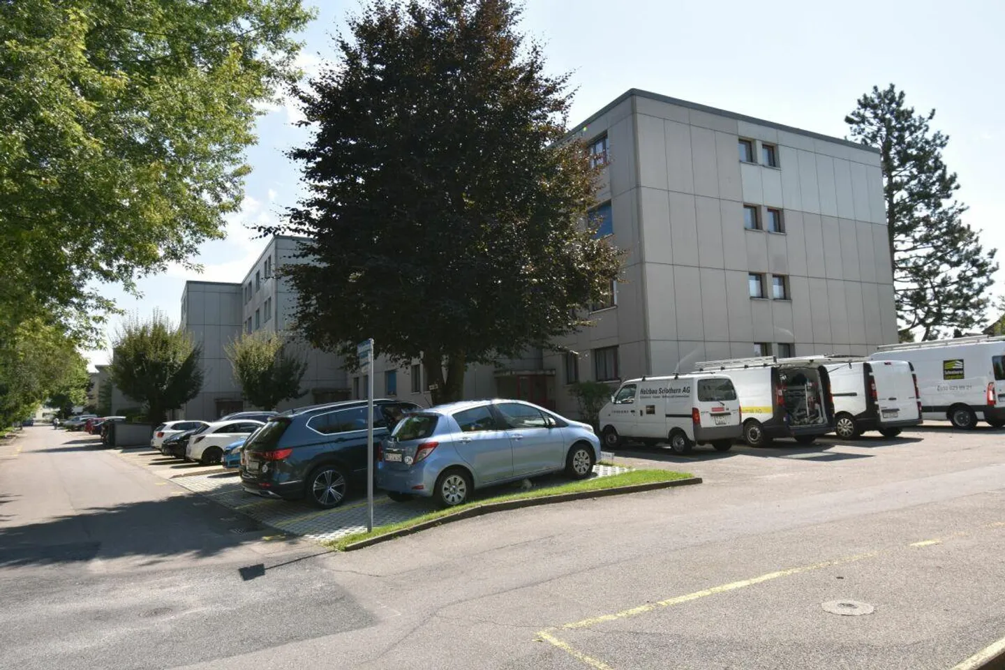 Appartamento familiare moderno con area giardino - Foto 1 di 9