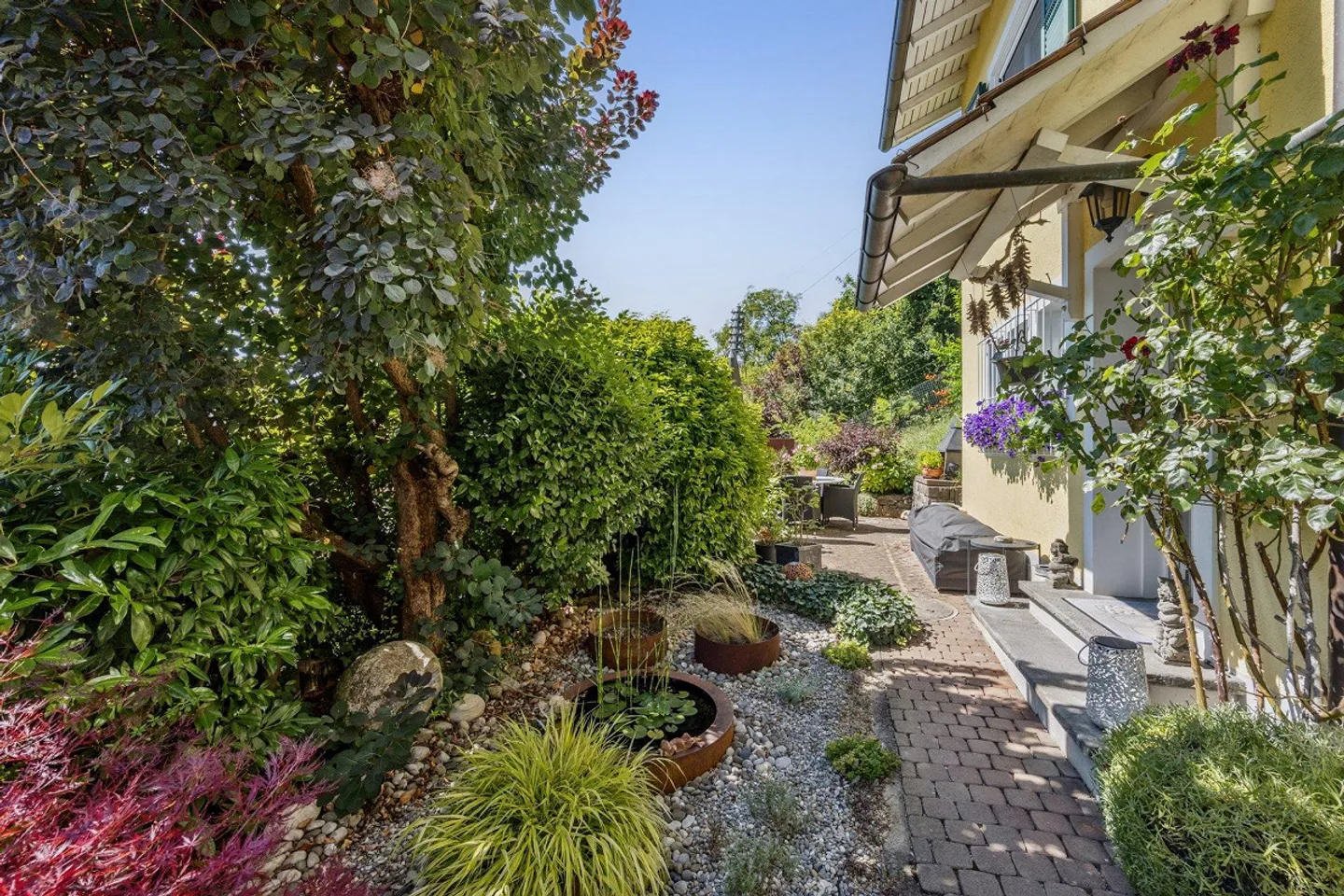 Cozy Home with Garden and Scenic View - Photo 13 of 17