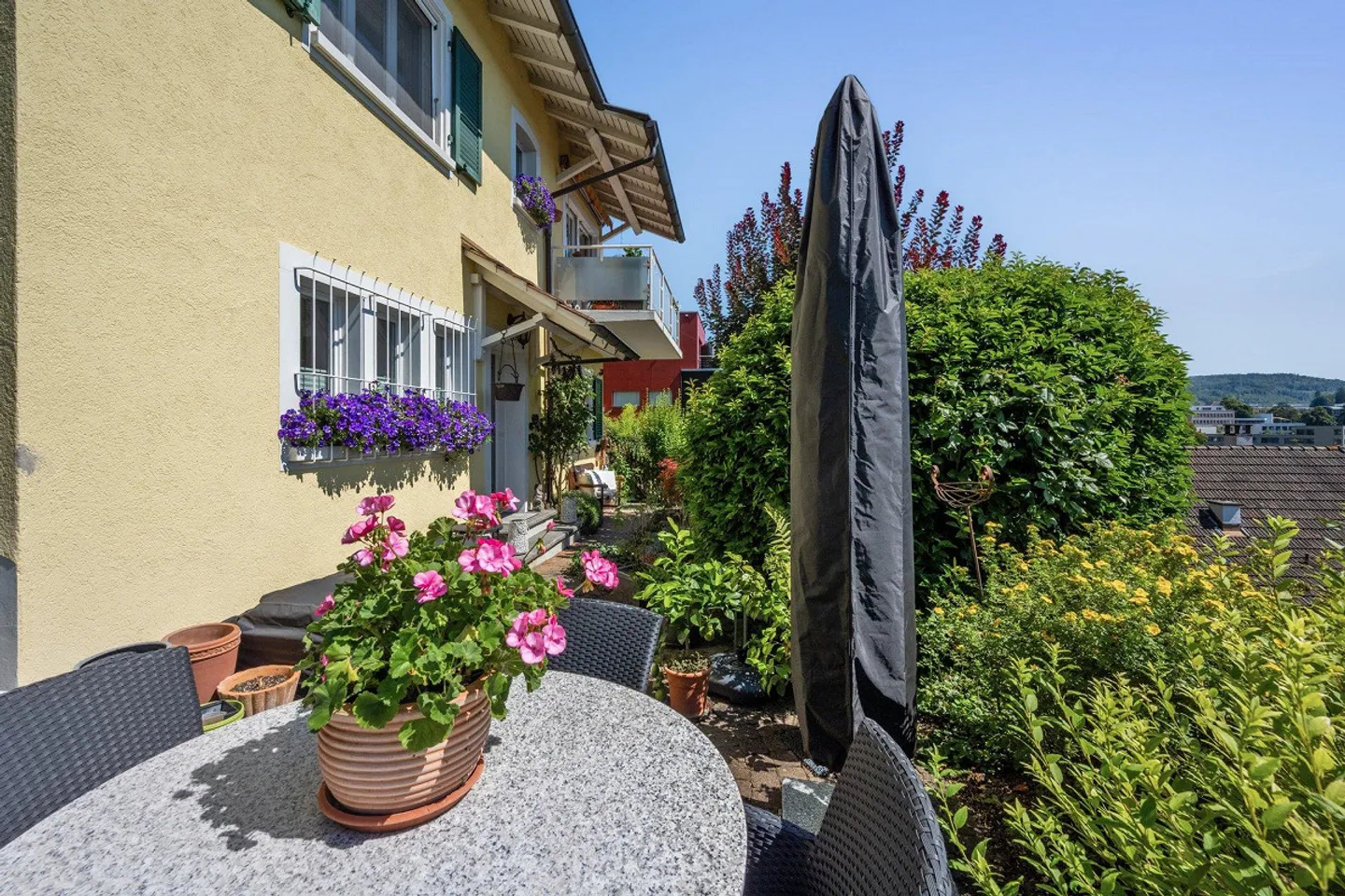 Cozy Home with Garden and Scenic View - Photo 14 of 17