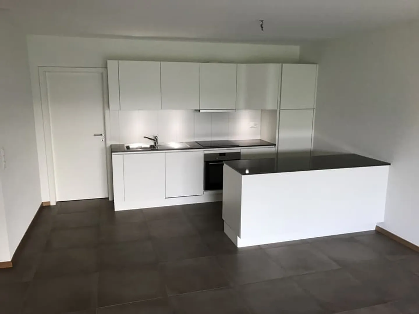 Appartement spacieux 2.5 pièces - Photo 2 sur 6