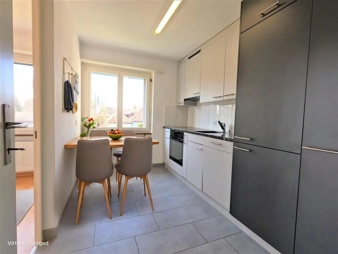 Appartamento familiare moderno con area giardino - Foto 2 di 9