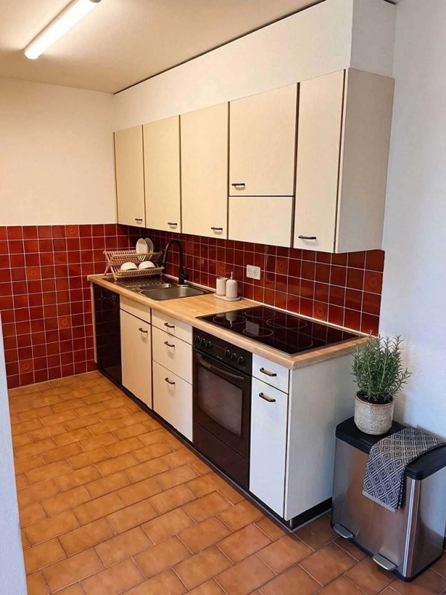 3.5-Room Maisonette Apartment in Allschwil - Photo 3 of 6