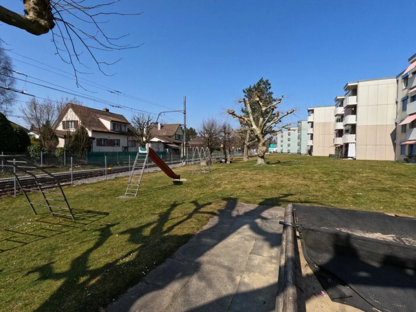 Appartamento familiare moderno con area giardino - Foto 9 di 9