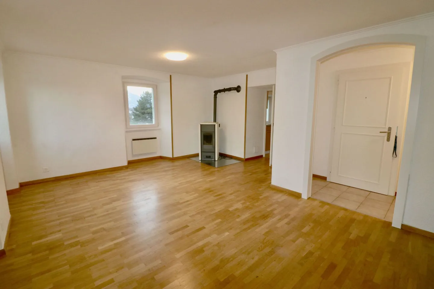 Spacieux 3.5 pces avec potager au centre du village - Photo 2 sur 16