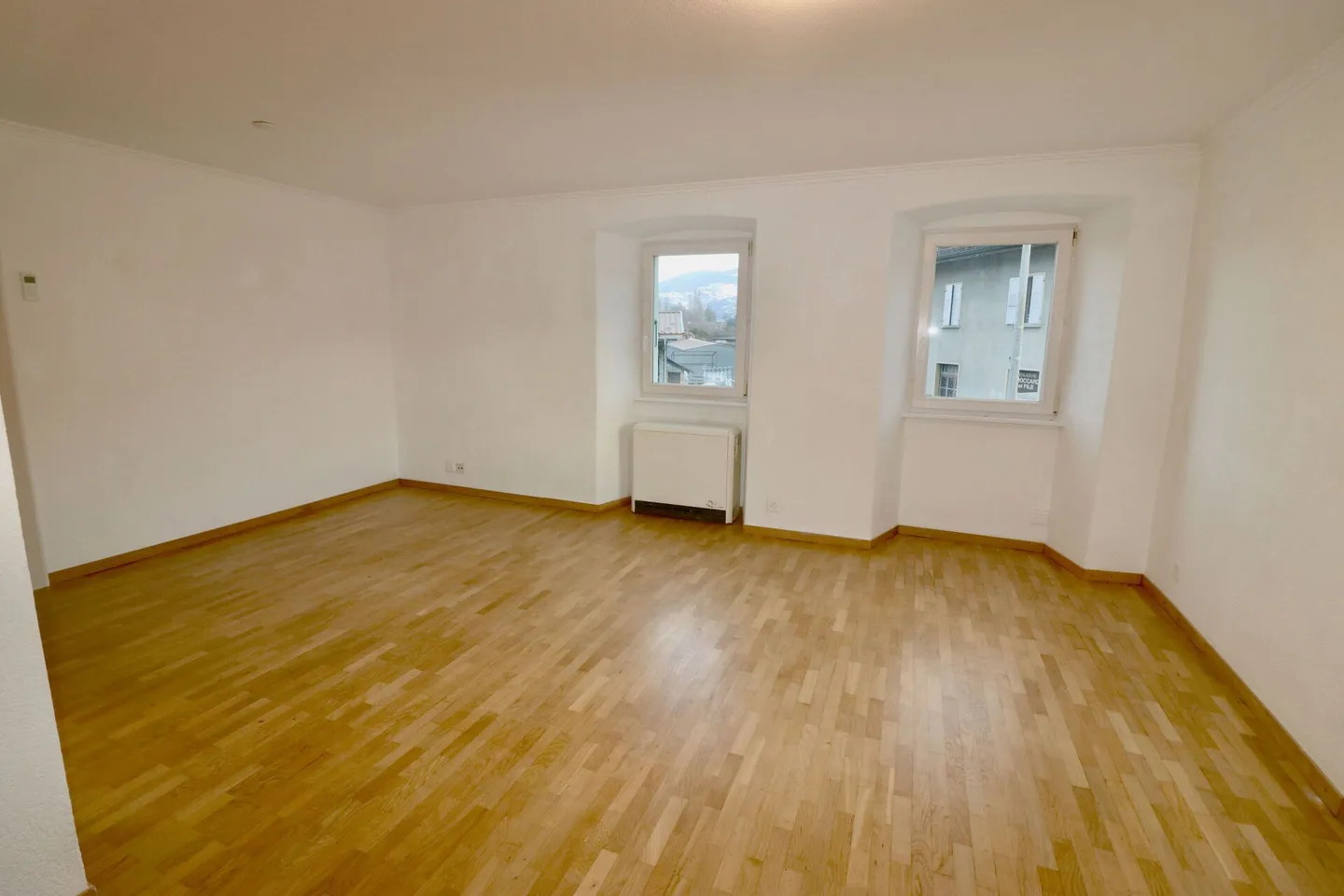 Spacieux 3.5 pces avec potager au centre du village - Photo 3 sur 16