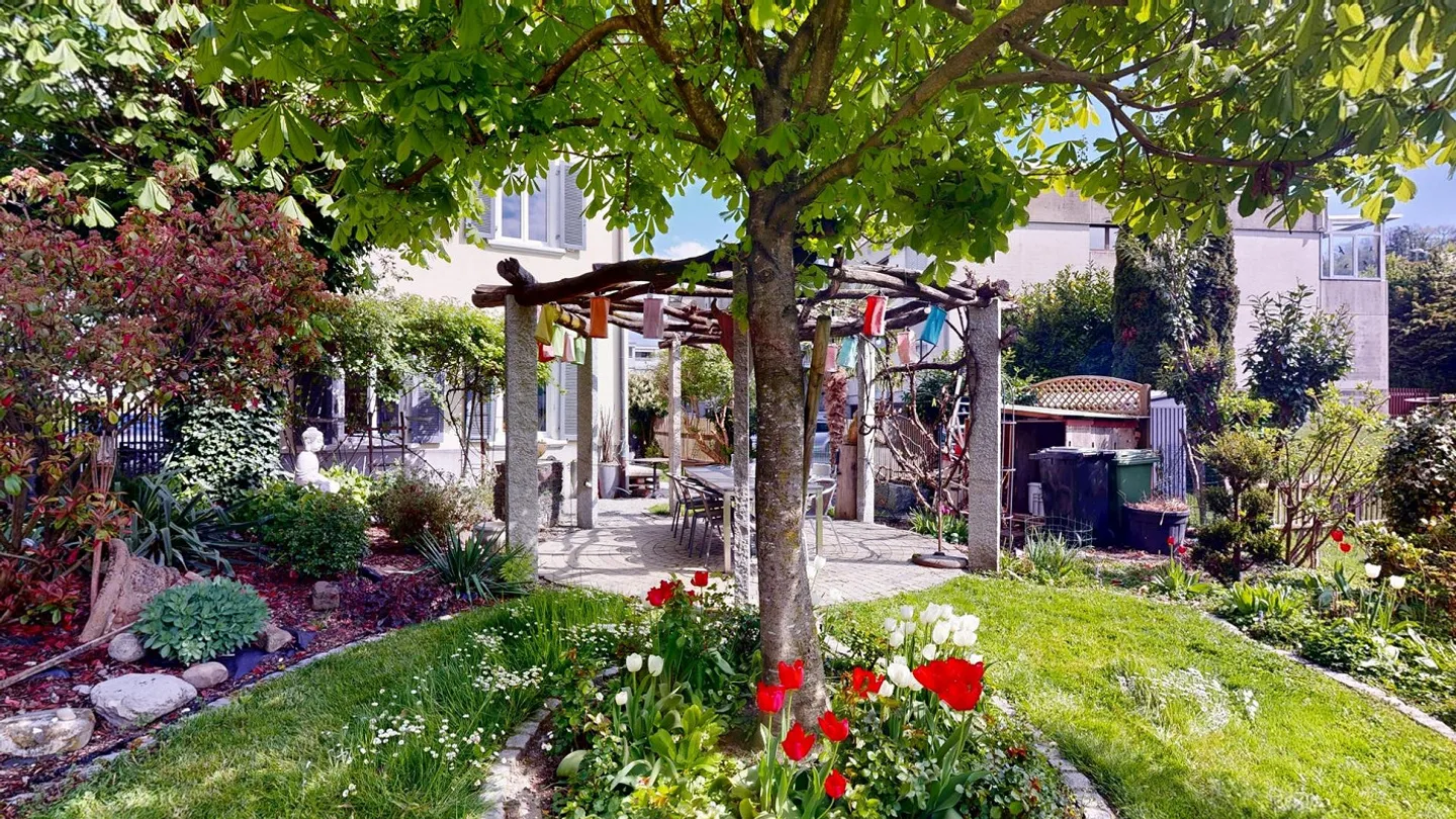 Charmante maison individuelle avec jardin dans un quartier calme - Photo 2 sur 11