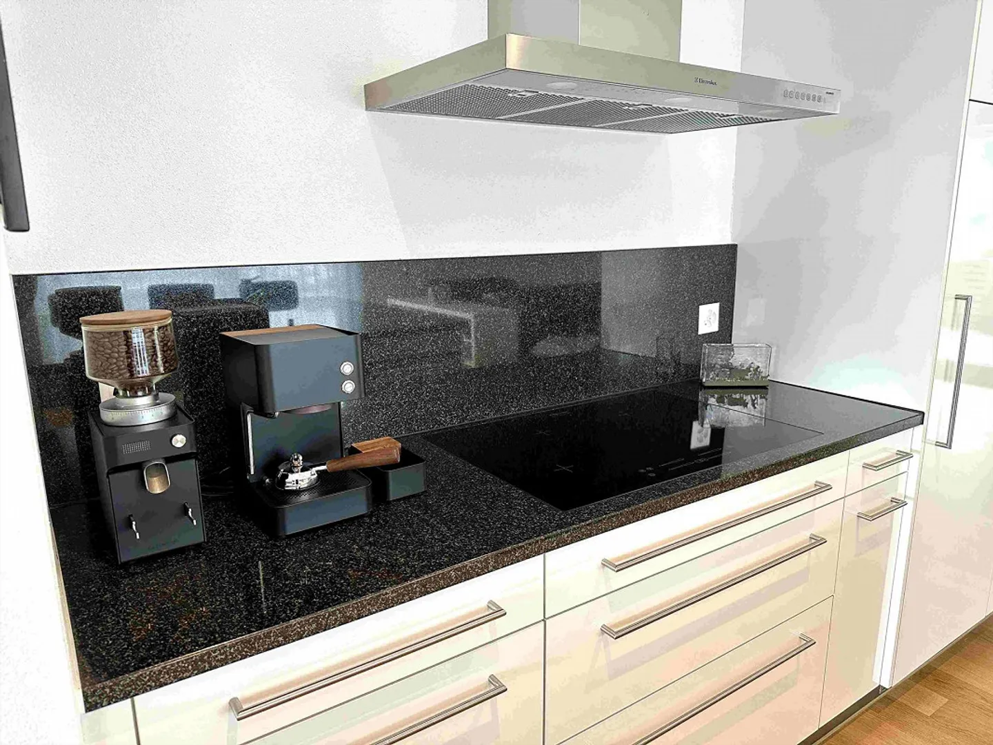 Ampio appartamento di 4,5 stanze in standard di proprietà - Foto 2 di 9