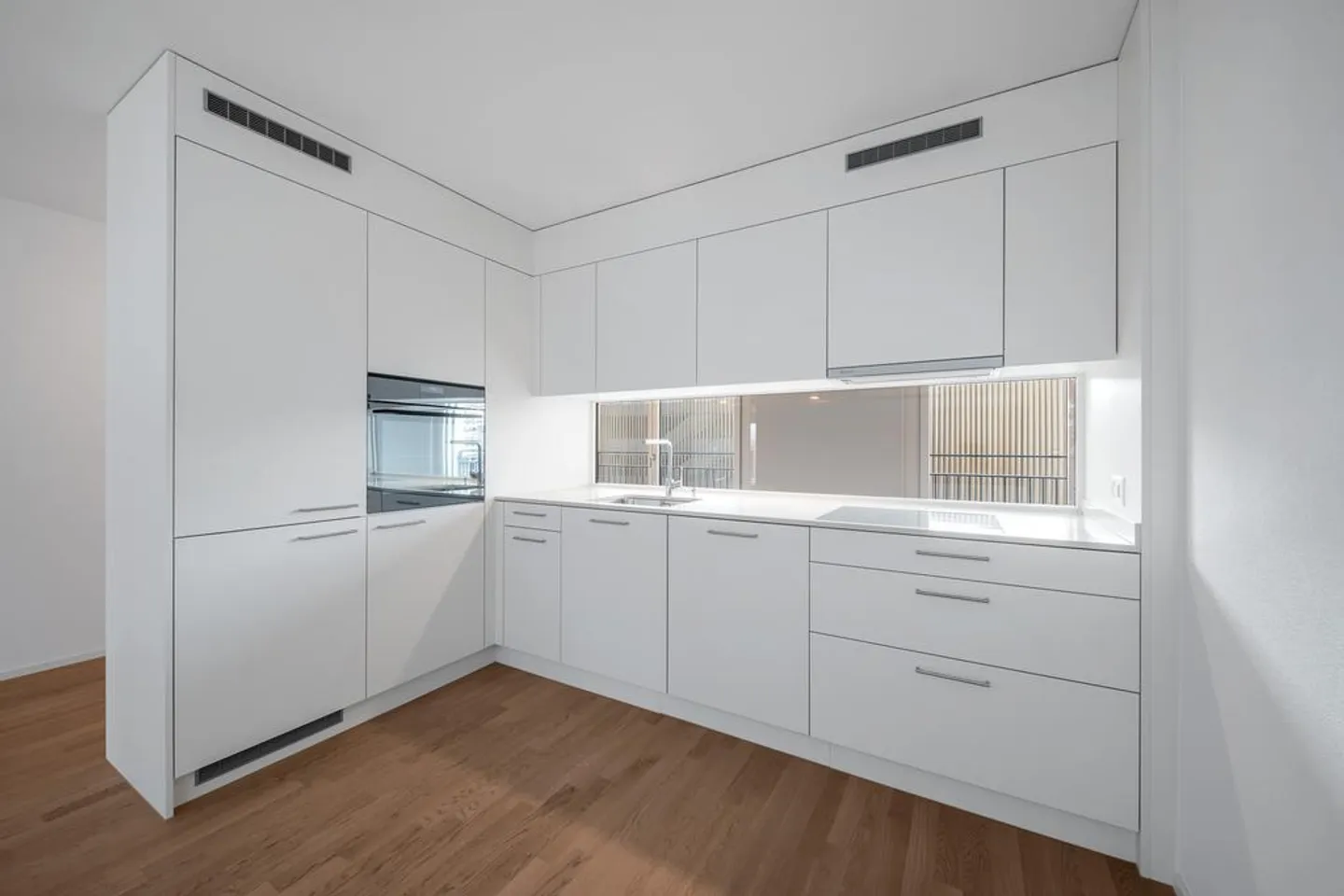 Grosse 2.5 Zimmer Wohnung mit Blick auf Bergpanorama - Foto 2 von 8