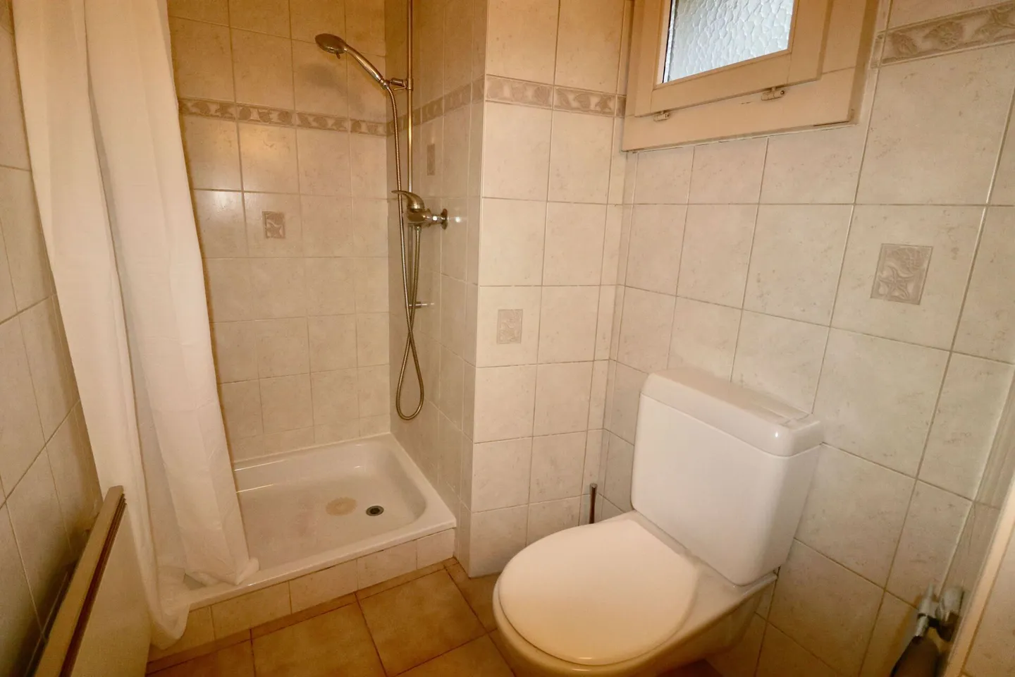 Spacieux 3.5 pces avec potager au centre du village - Photo 9 sur 16