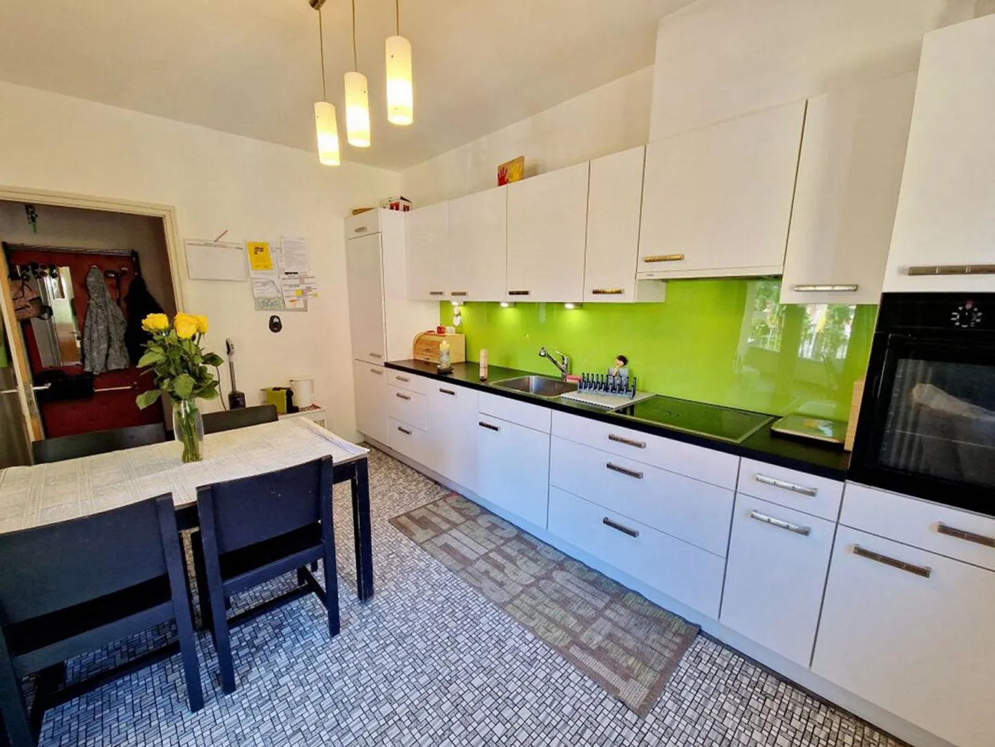 Appartamento di 5.5 locali 1. Piano, con posteggio coperto e terraz... - Foto 2 di 7