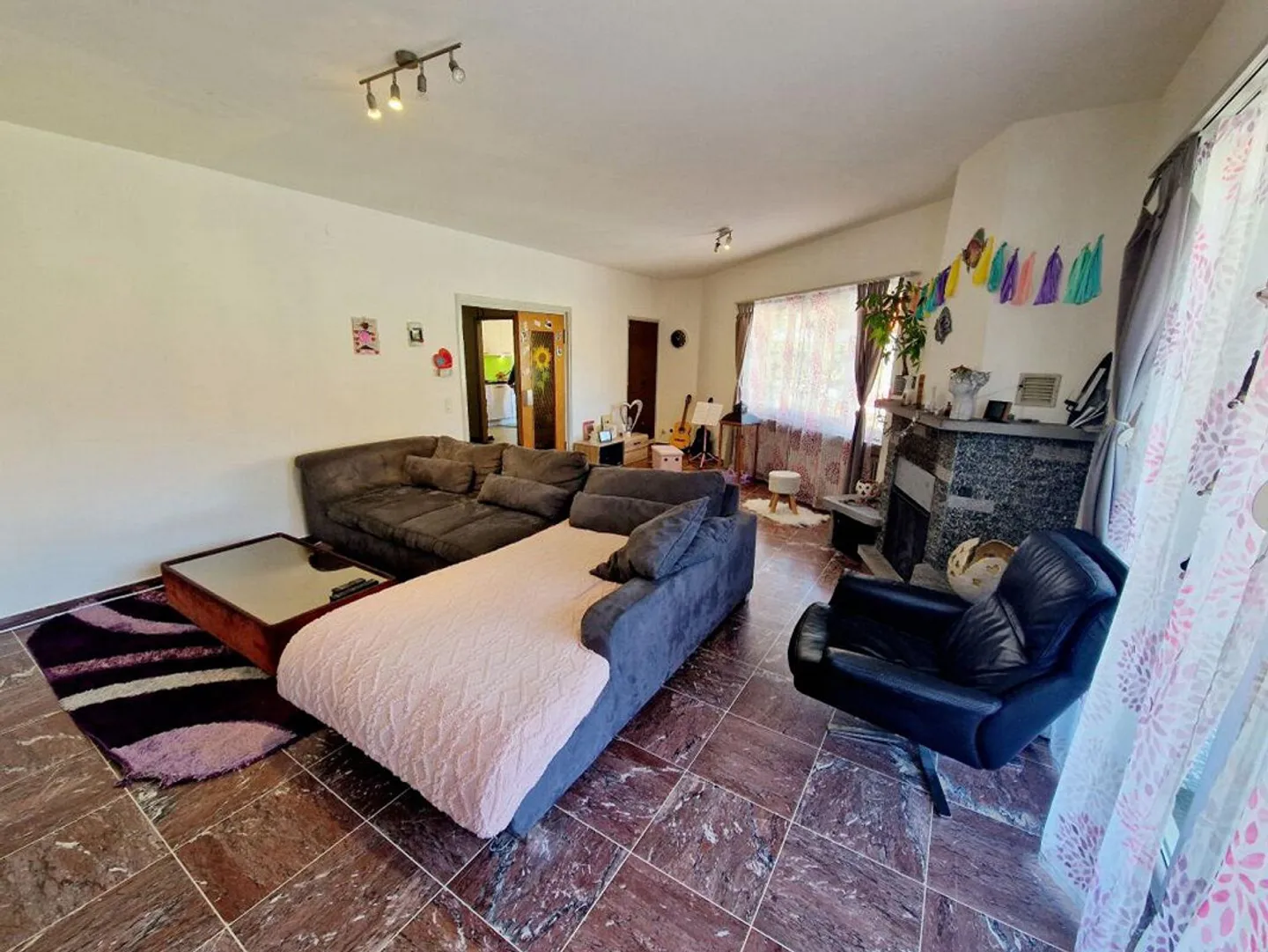 Appartamento di 5.5 locali 1. Piano, con posteggio coperto e terraz... - Foto 4 di 7