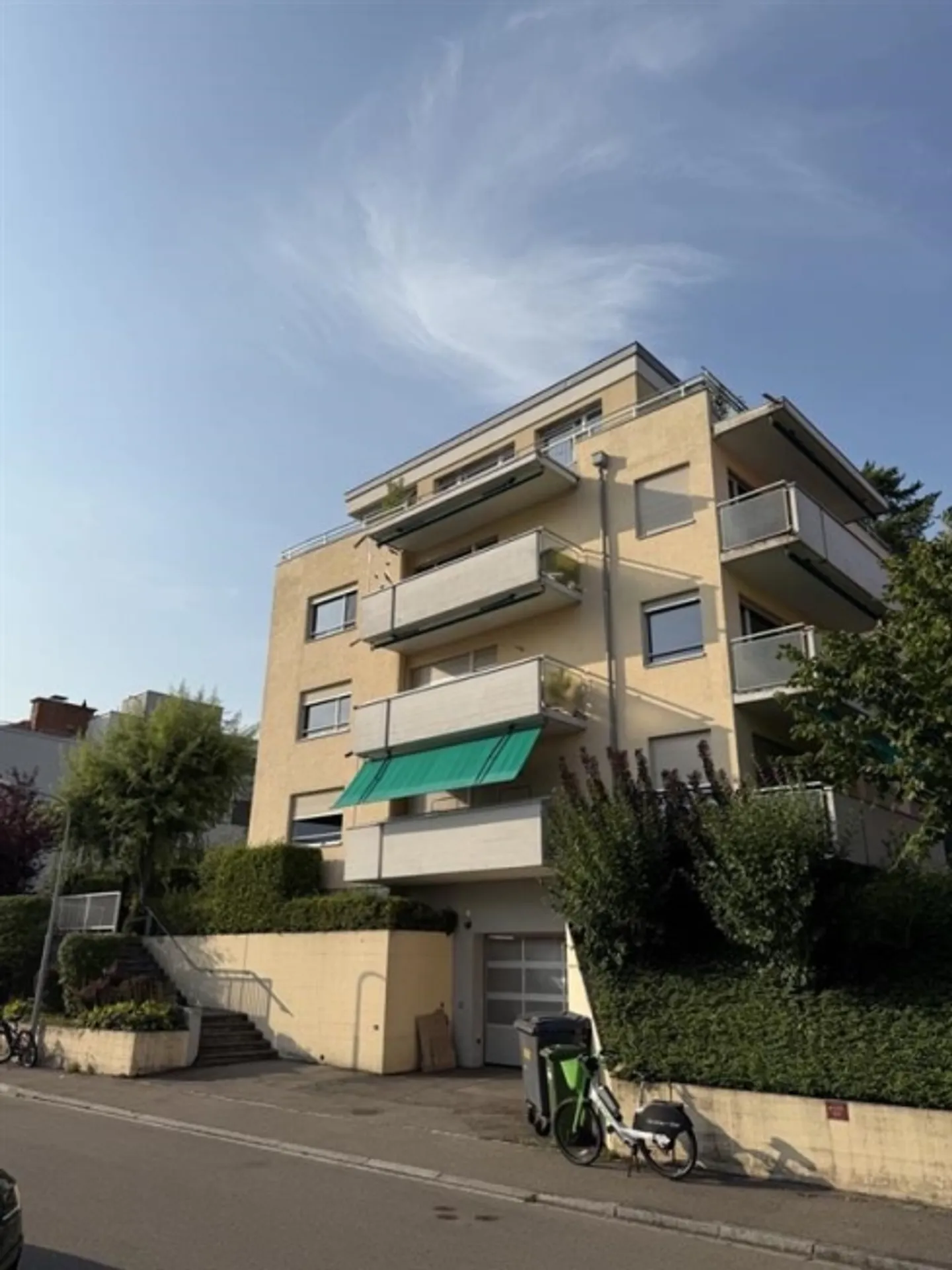 Geräumige Wohnung in Kreis 10 - Foto 1 von 1