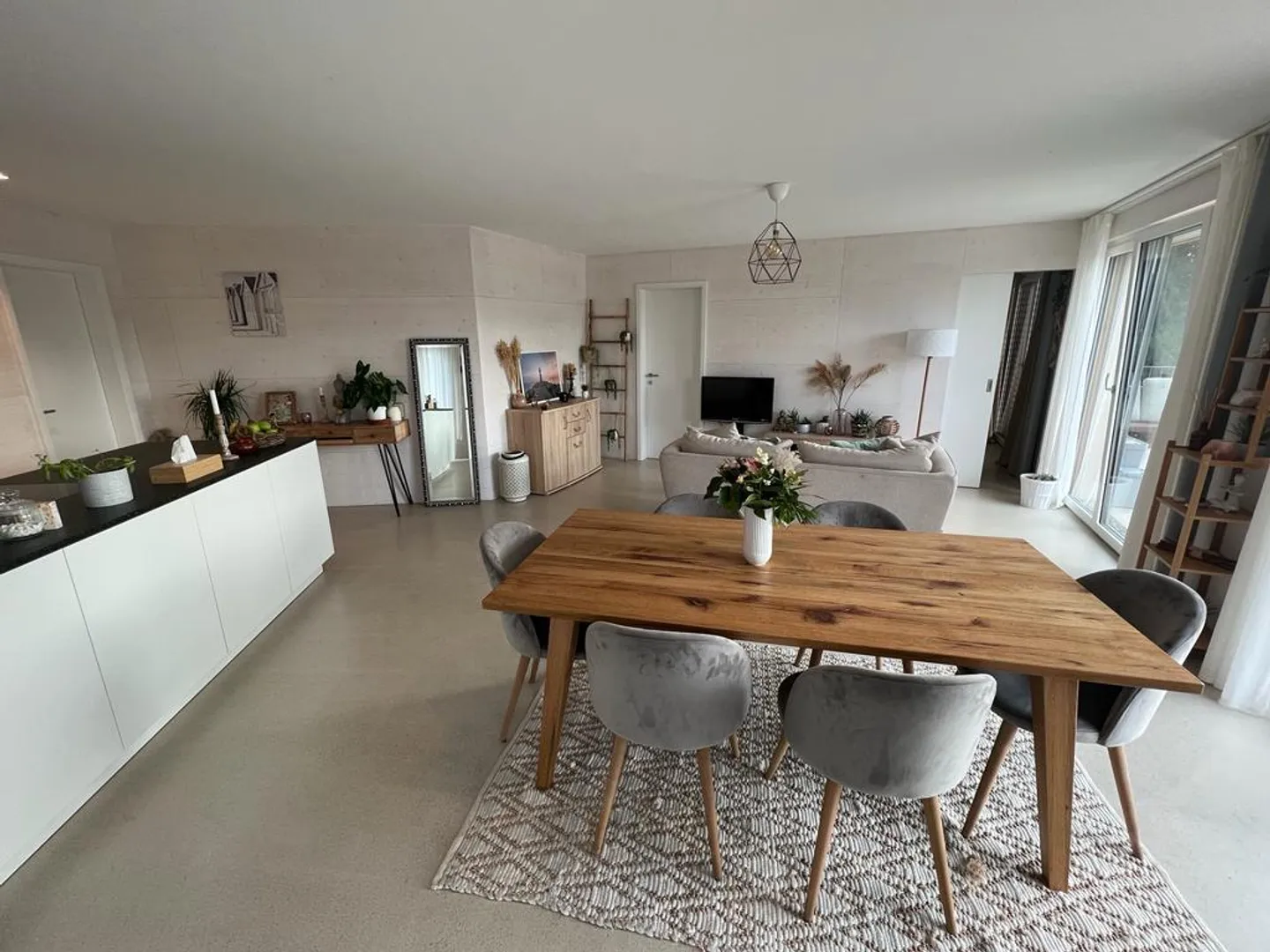 3 Room Terrace Apartment in Preferred Hillside Location in Aarau - Photo 3 of 6