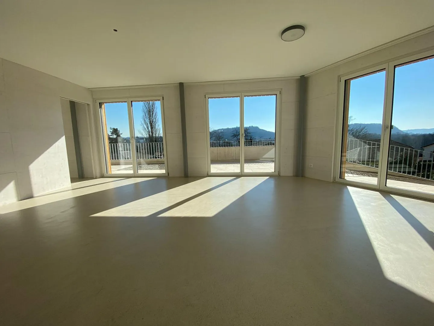 3 Room Terrace Apartment in Preferred Hillside Location in Aarau - Photo 5 of 6