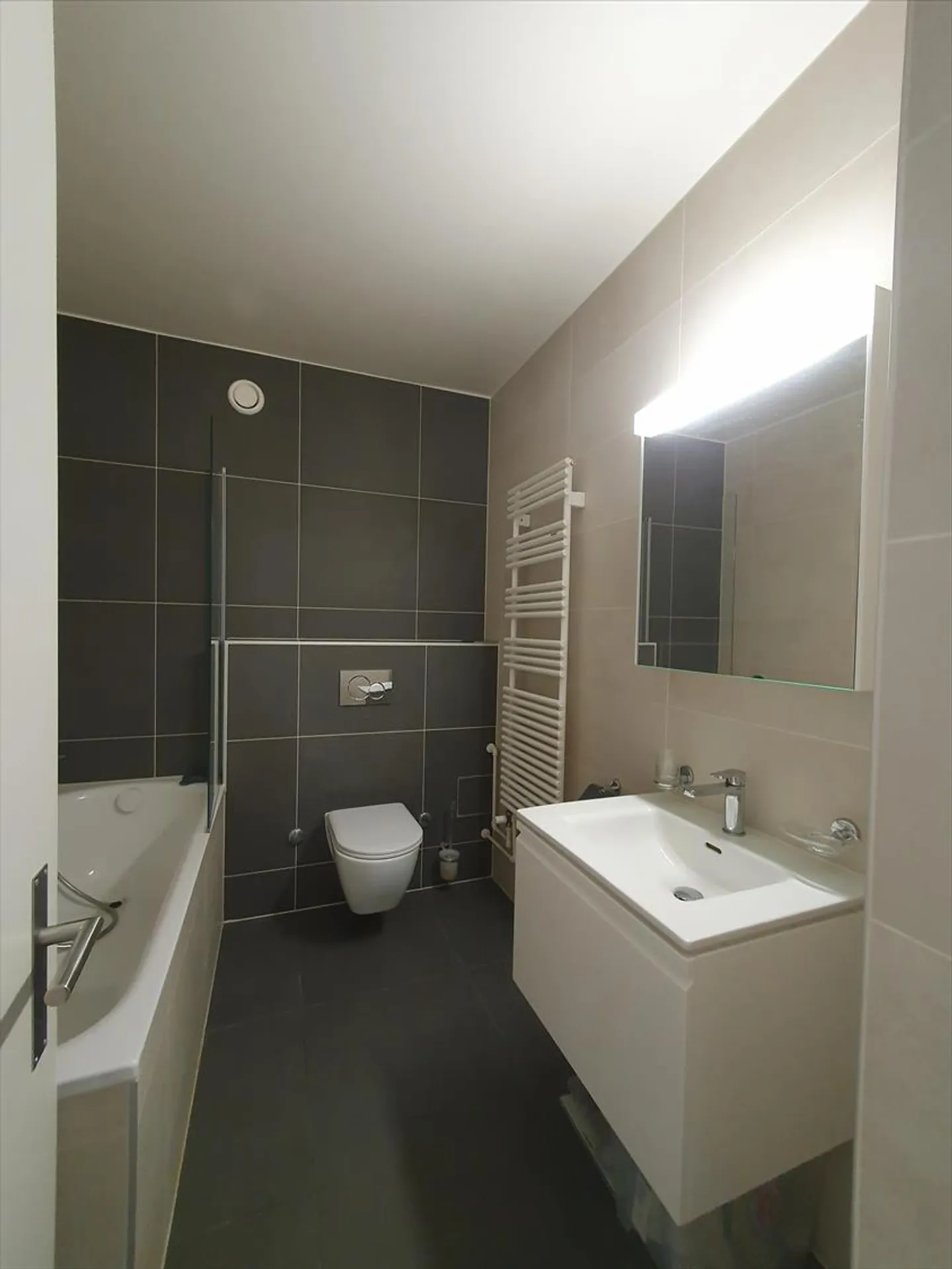 Magnificent 5-room apartment in residential area - Photo 5 of 13