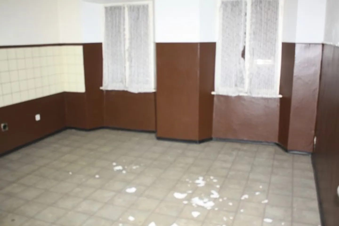 Maison de village de 12 pièces avec 2 magasins - Photo 7 sur 8