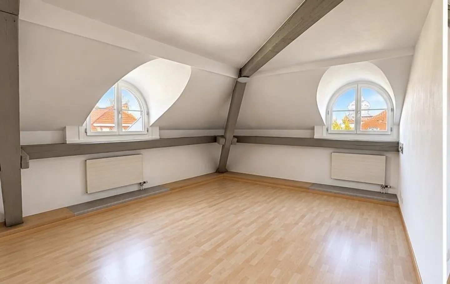 Incantevole appartamento mansardato 2.5 camere con bella vista - Foto 7 di 14