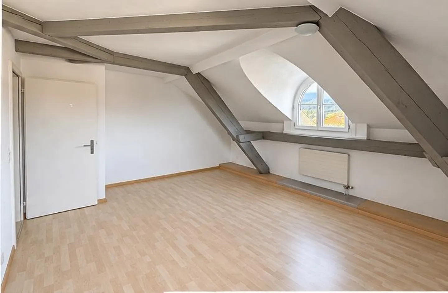 Incantevole appartamento mansardato 2.5 camere con bella vista - Foto 8 di 14
