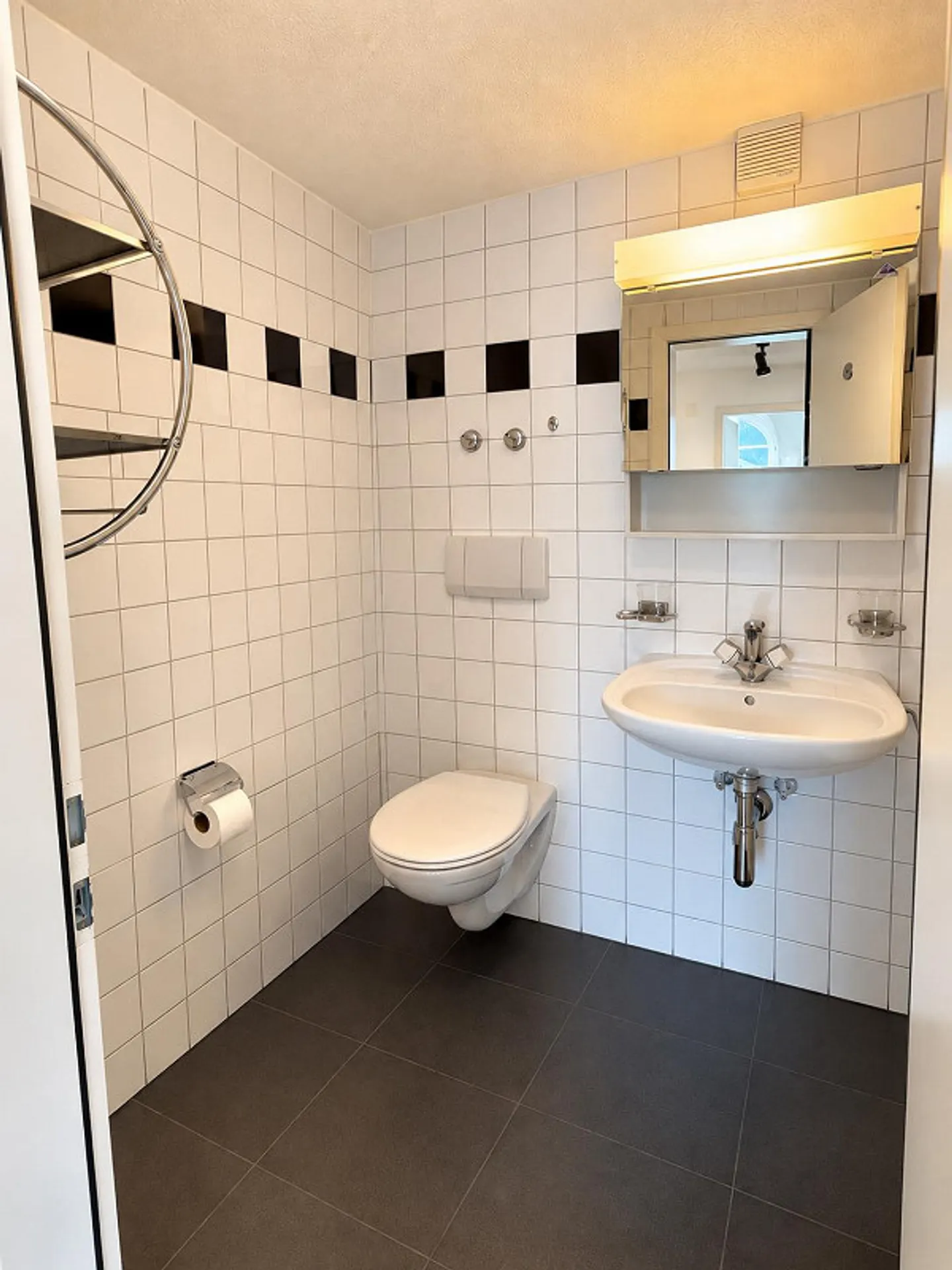 Incantevole appartamento mansardato 2.5 camere con bella vista - Foto 11 di 14