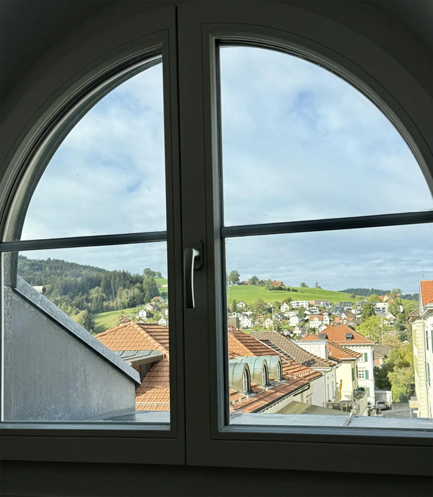Incantevole appartamento mansardato 2.5 camere con bella vista - Foto 14 di 14