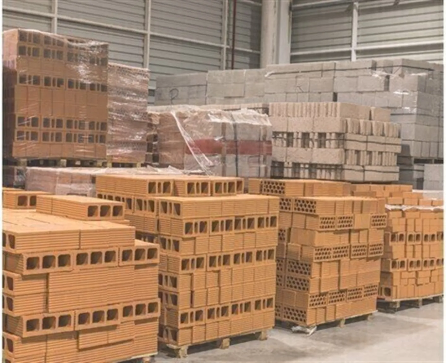 Warehouse with High Ceilings and Offices - Photo 1 of 1