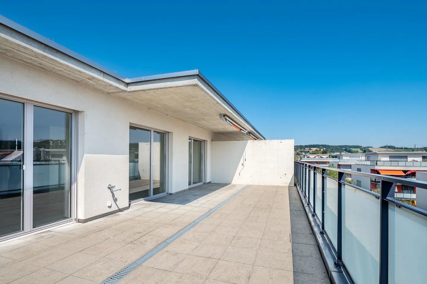Traumhafte Attika-Wohnung mit Terrasse - Foto 2 von 13