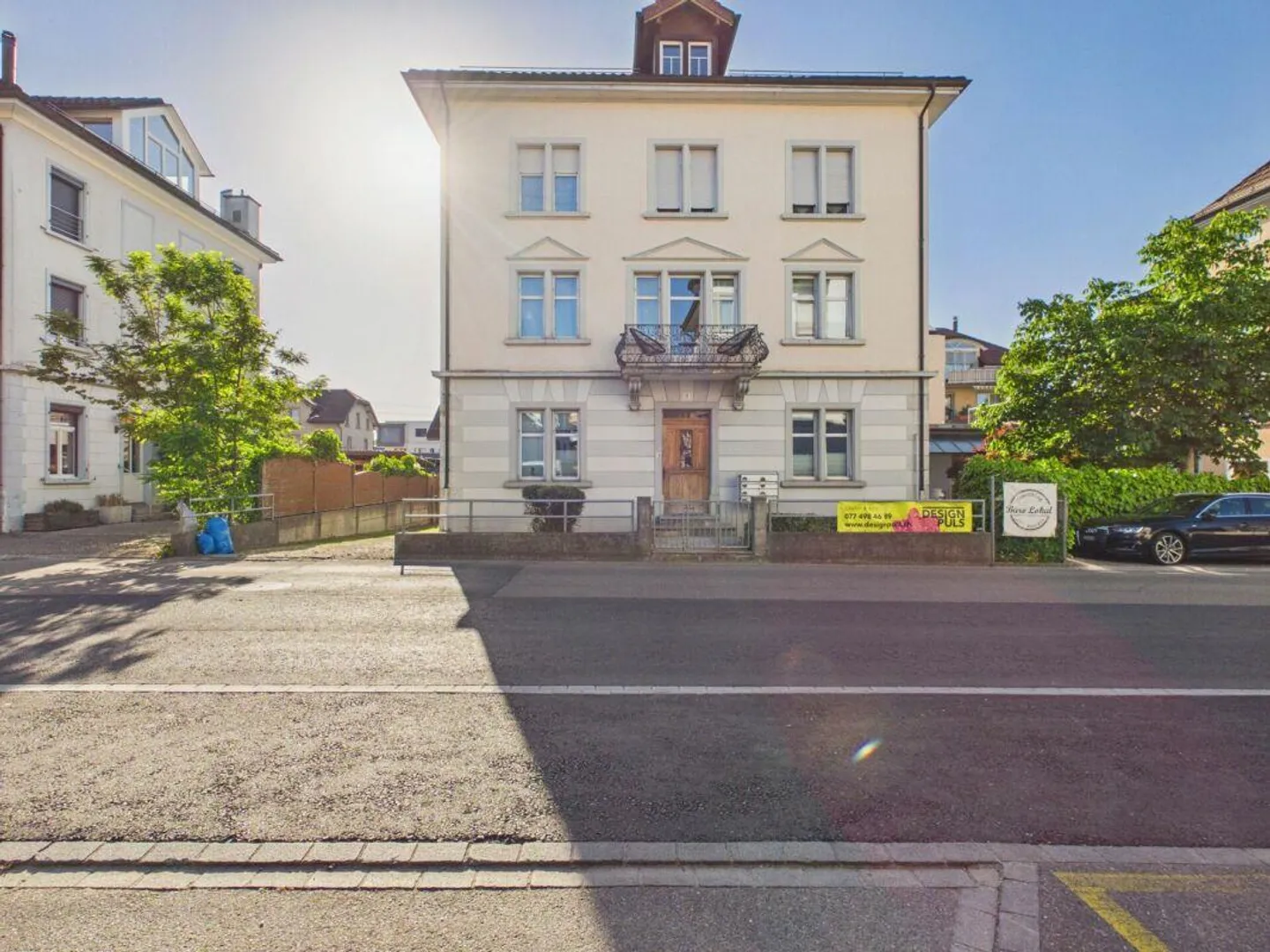 Work in a prime location - flexible 3-room space directly at the train station - Photo 1 of 10