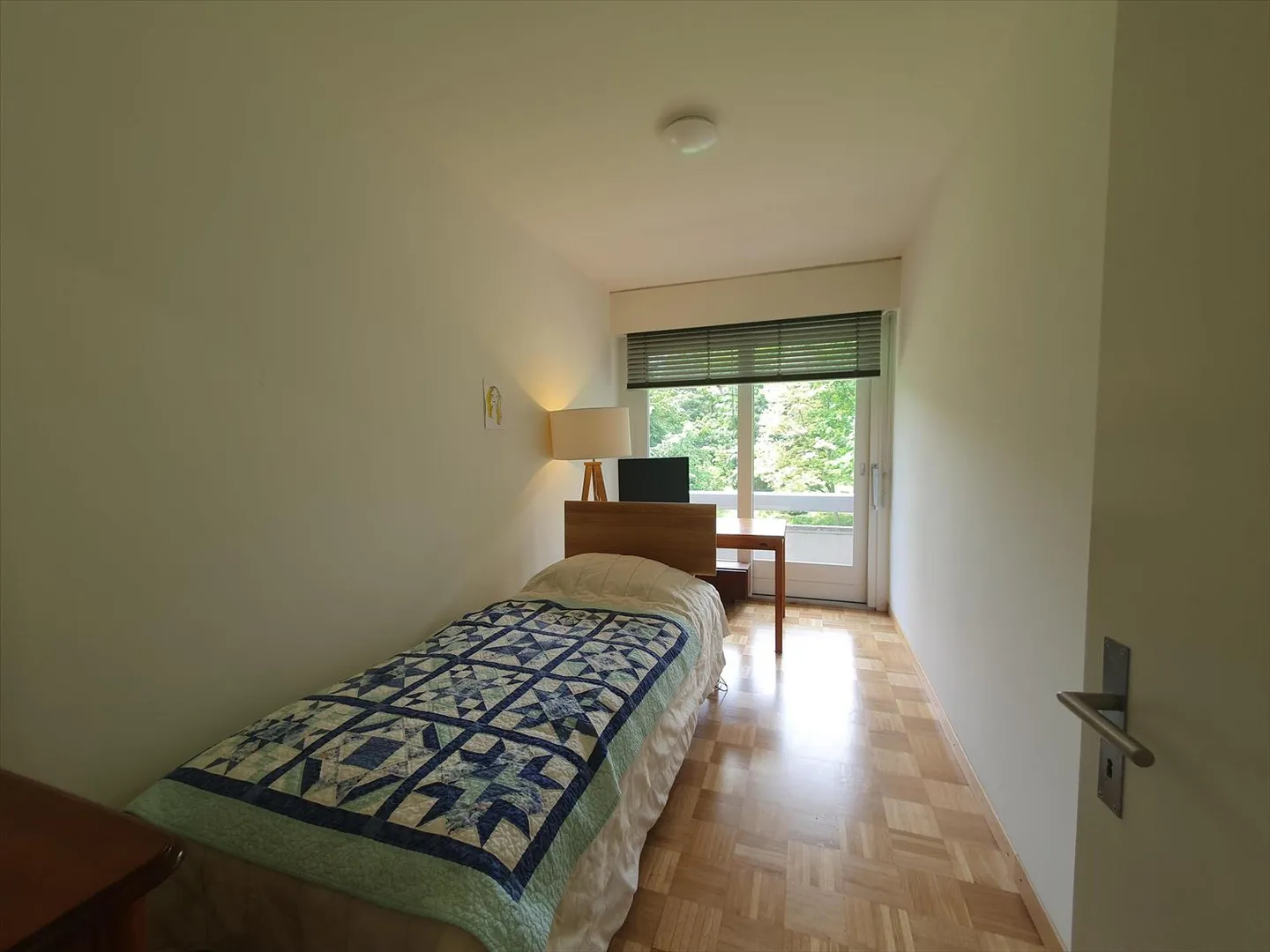 Magnificent 5-room apartment in residential area - Photo 8 of 13