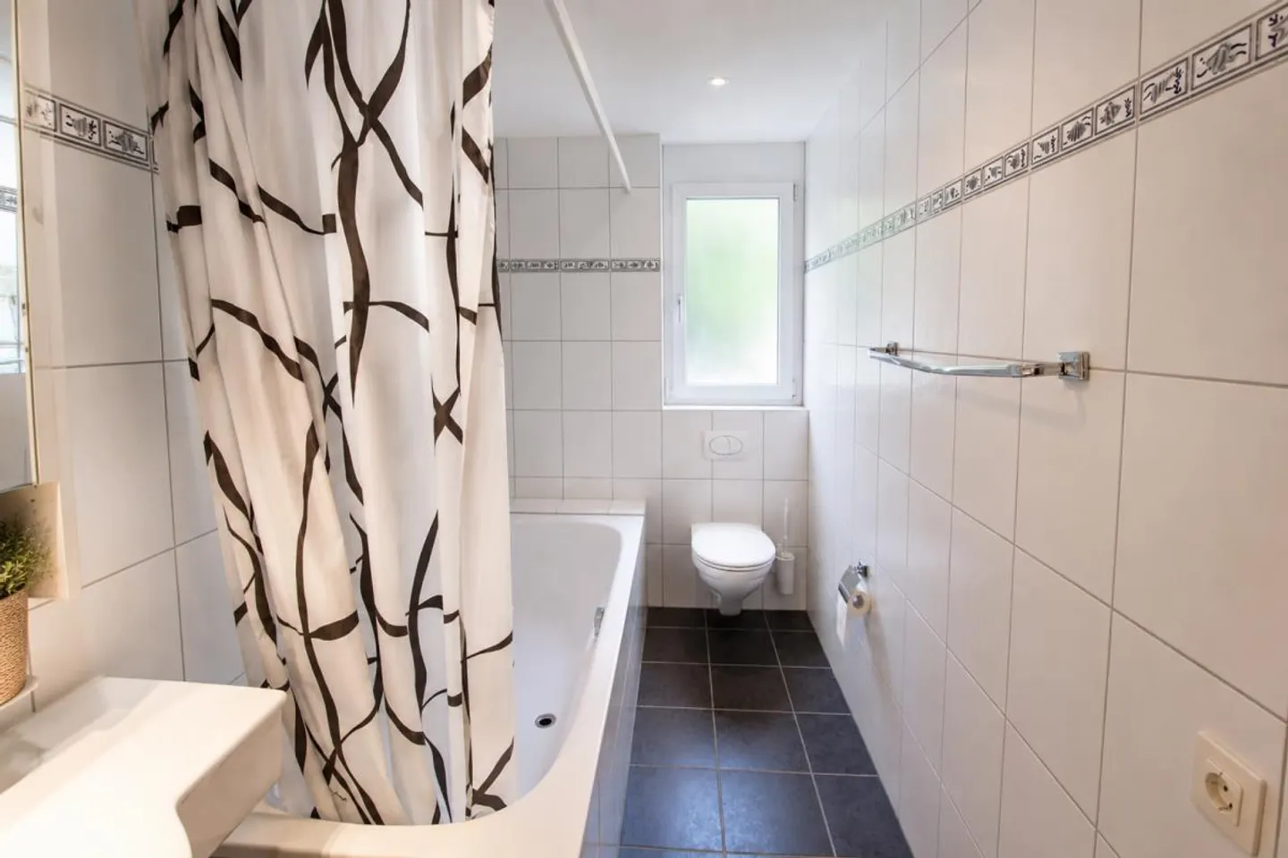 Modern 5.5-Room Single-Family House with Garden - Photo 10 of 15