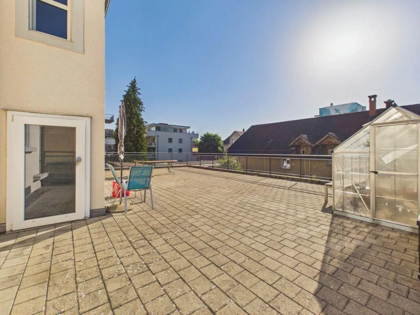 Work in a prime location - flexible 3-room space directly at the train station - Photo 9 of 10