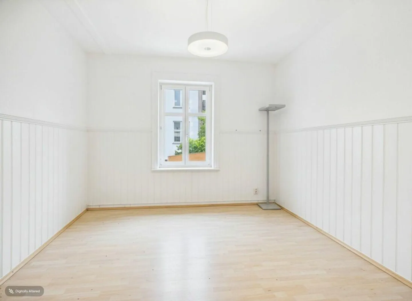 Work in a prime location - flexible 3-room space directly at the train station - Photo 3 of 10