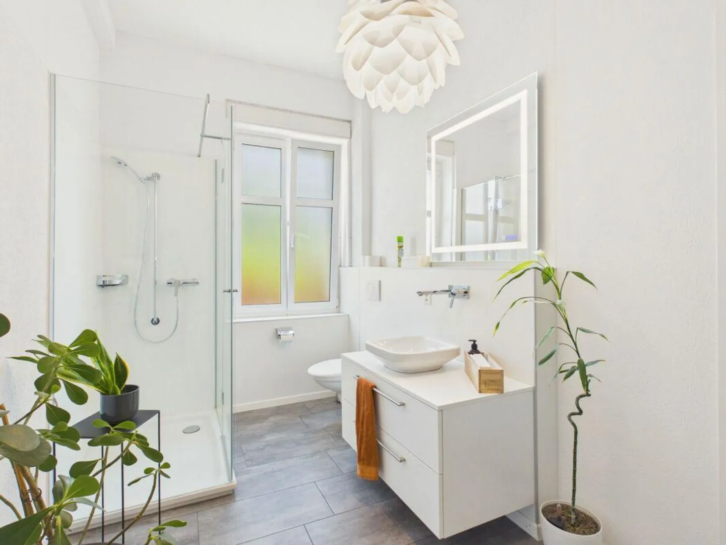 Work in a prime location - flexible 3-room space directly at the train station - Photo 6 of 10