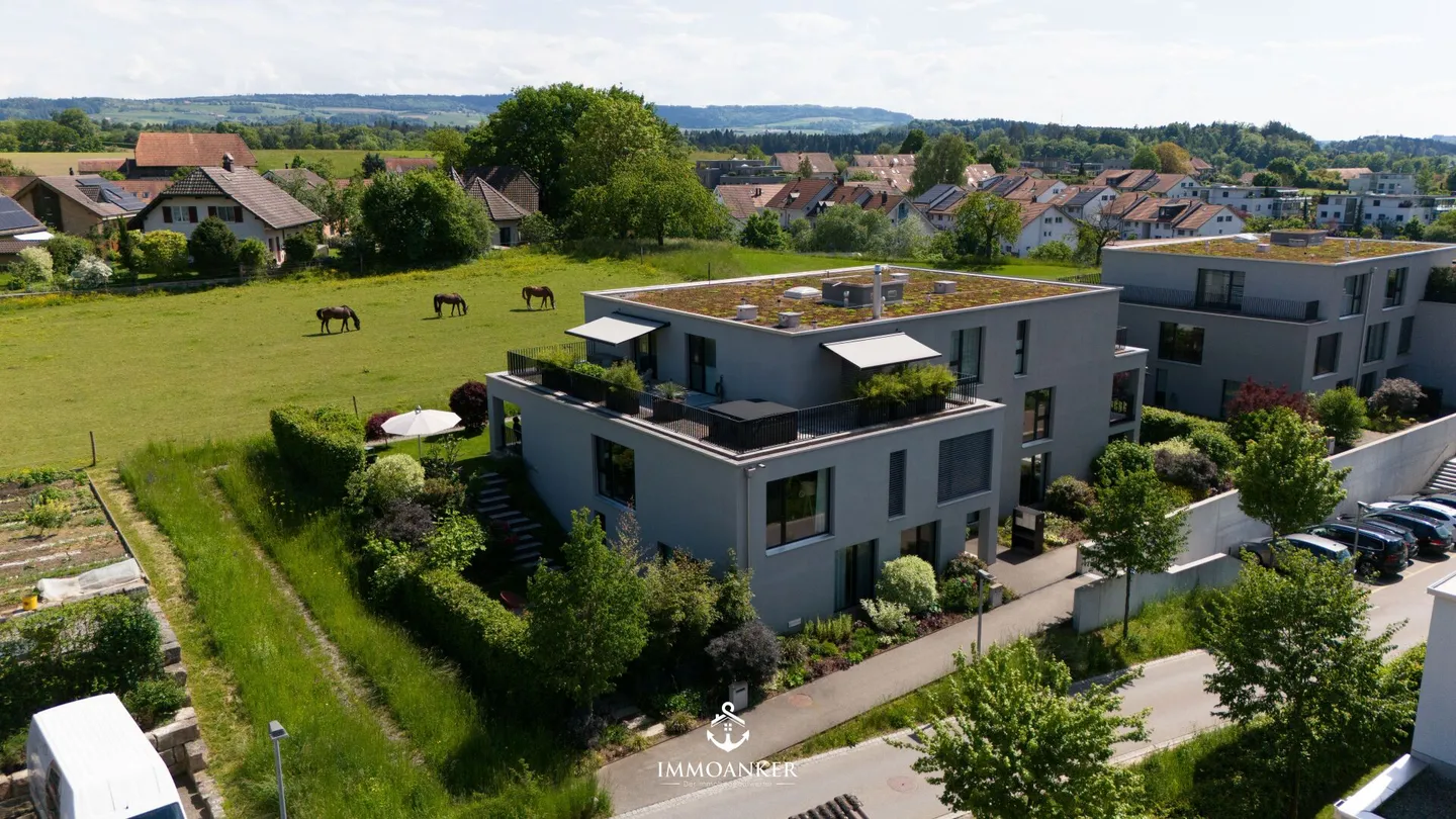 Luxuriöses Wohnen über zwei Etagen - Stilvoll, modern und naturnah in Lyss Inkl. attraktiver UBS-Hypothek: Nur 0.74 % fix bis 2031 zu übernehmen - je nach Bonität des Käufers - Photo 13 sur 14