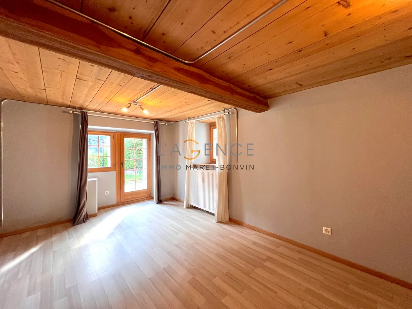 WOHNUNG MIT 2,5 ZIMMERN MIT TERRASSE - ZWEITWOHNSITZ ERLAUBT - Foto 3 von 8