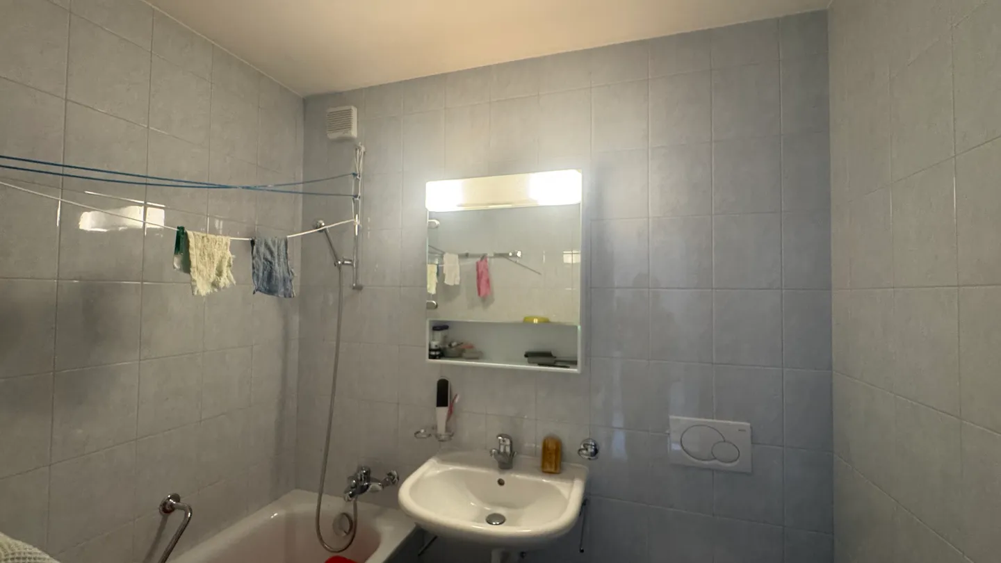Appartement Charmant avec Balcon - Photo 3 sur 5