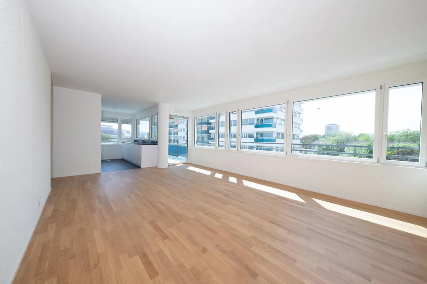 Appartement moderne et lumineux de 2,5 pièces dans le quartier de Lehenmatt - Photo 1 sur 7