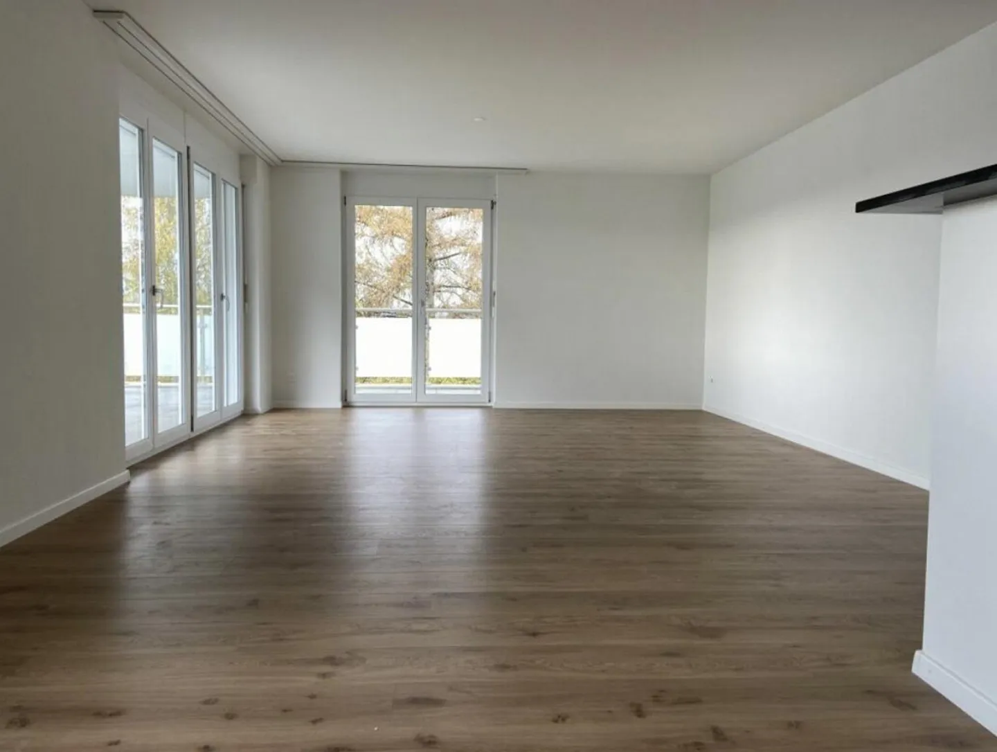 Sous-locataire à partir du 01.02.2026 Appartement moderne de 4,5 pièces avec grand balcon - Photo 1 sur 10