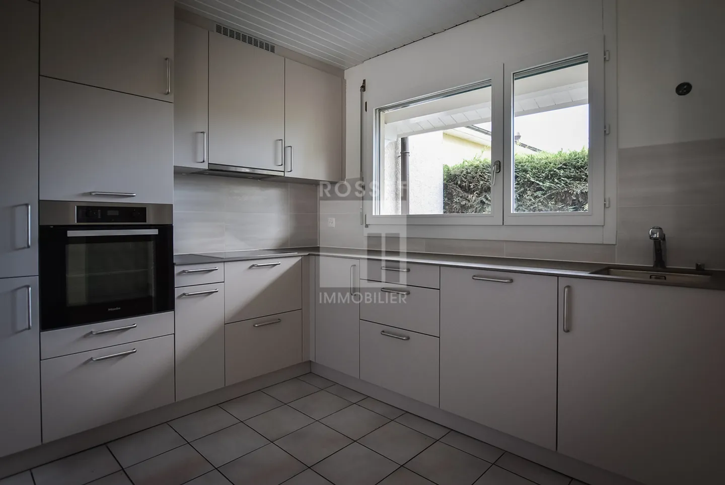 Villa mitoyenne de 5 pièces - Photo 2 sur 9