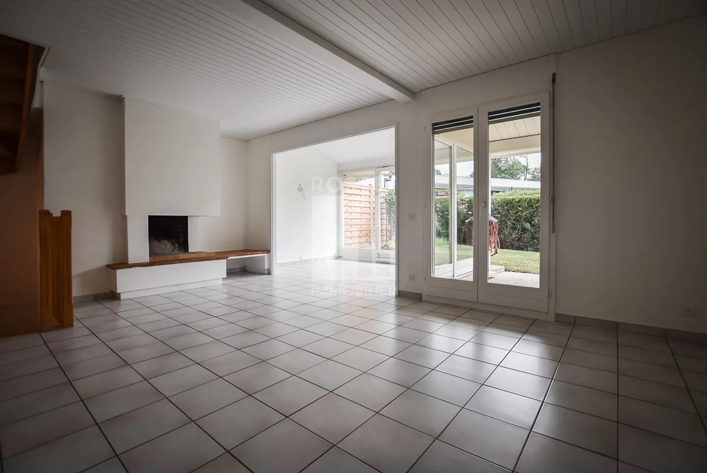 Villa mitoyenne de 5 pièces - Photo 3 sur 9