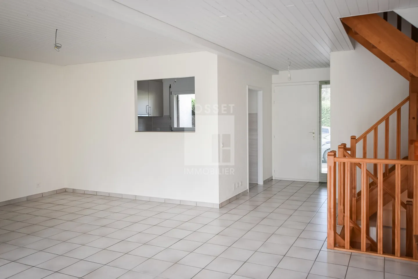 Villa mitoyenne de 5 pièces - Photo 4 sur 9