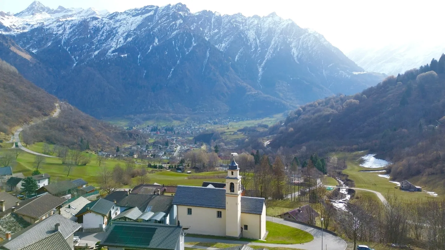 Elegantes Familienhaus in Olivone - Foto 8 von 12