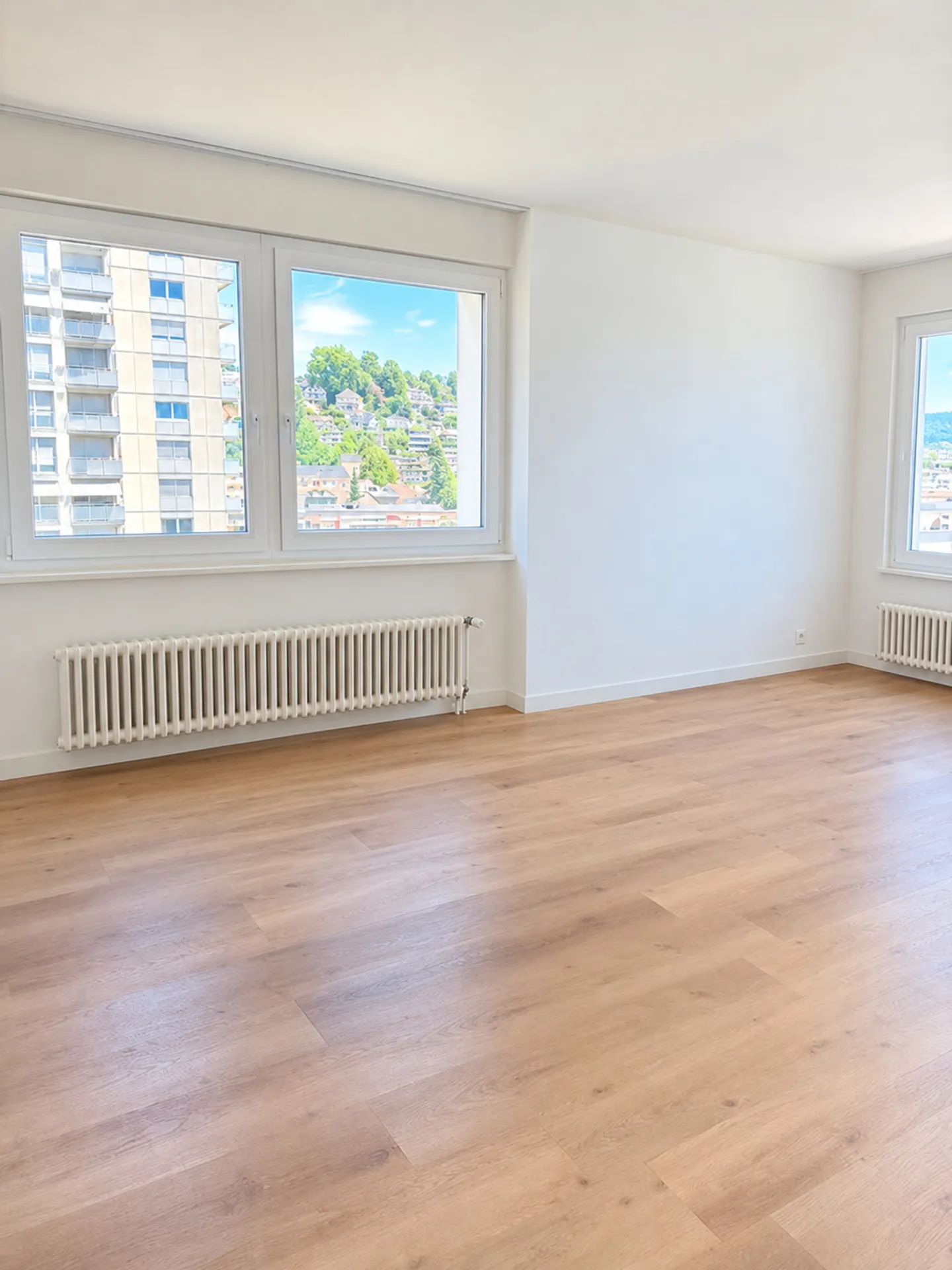 Apartment for rent - Photo 3 of 8