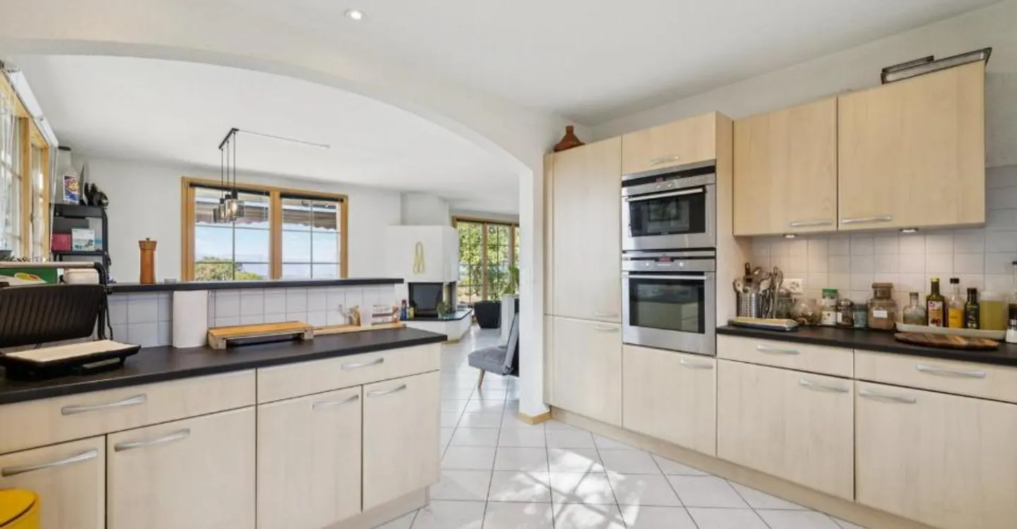 Maison individuelle de 5.5 pièces avec grand sous-sol et une parcelle - Foto 4 di 12