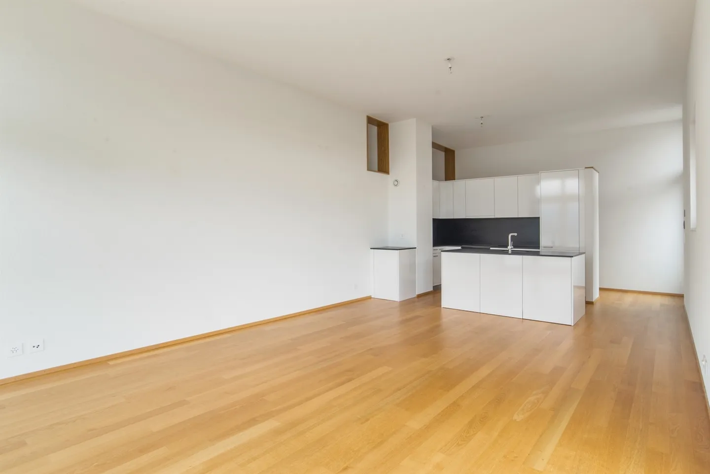 Moderne Eleganz zum Greifen nah - Foto 2 von 11